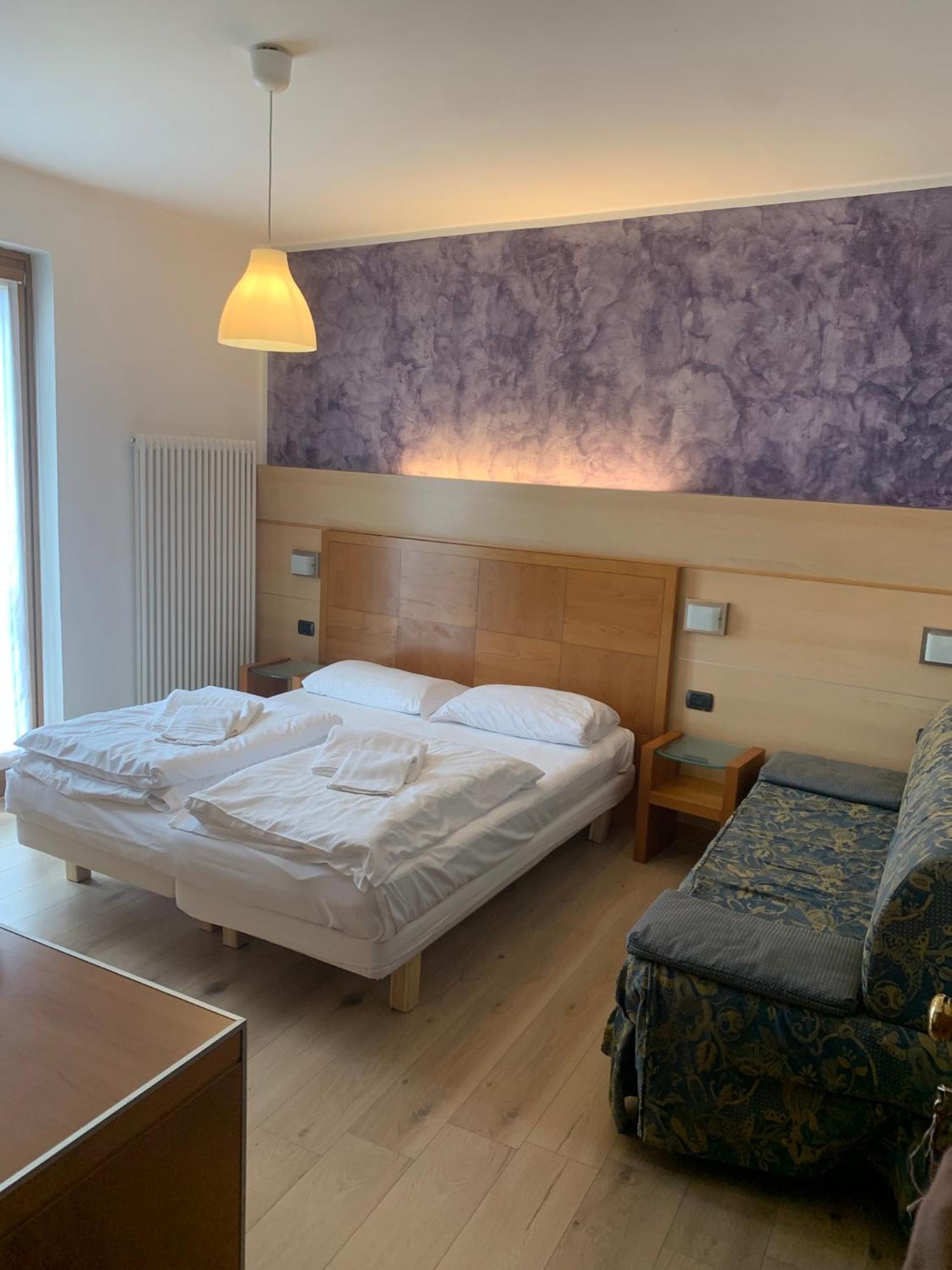 Hotel Garni Delle Rose Ceniga Екстер'єр фото