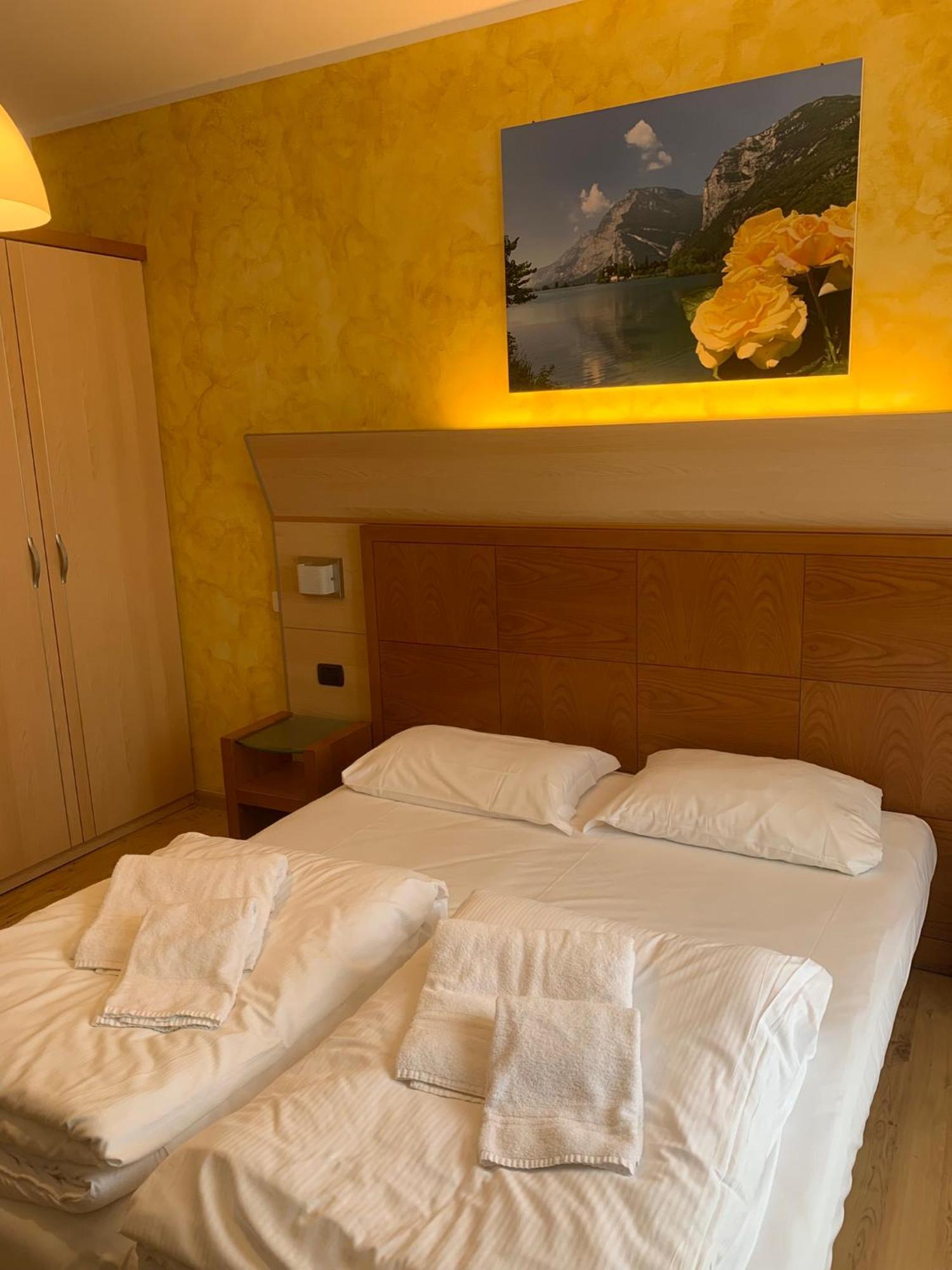 Hotel Garni Delle Rose Ceniga Екстер'єр фото