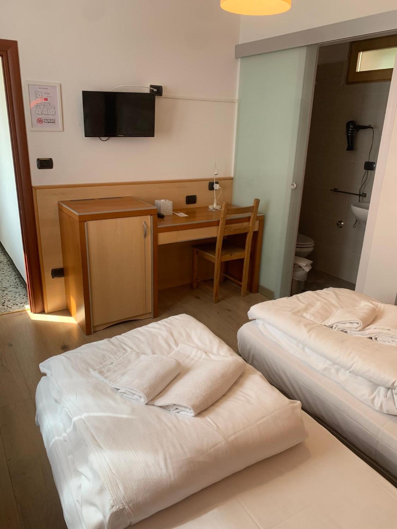 Hotel Garni Delle Rose Ceniga Екстер'єр фото