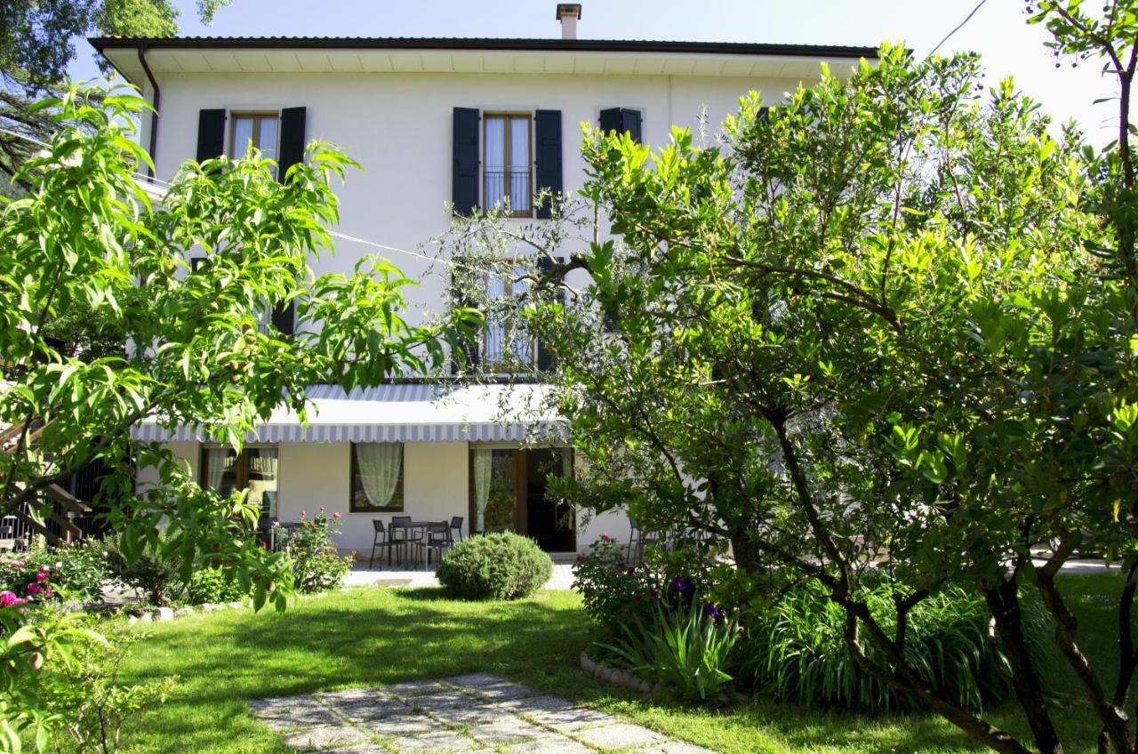 Hotel Garni Delle Rose Ceniga Екстер'єр фото